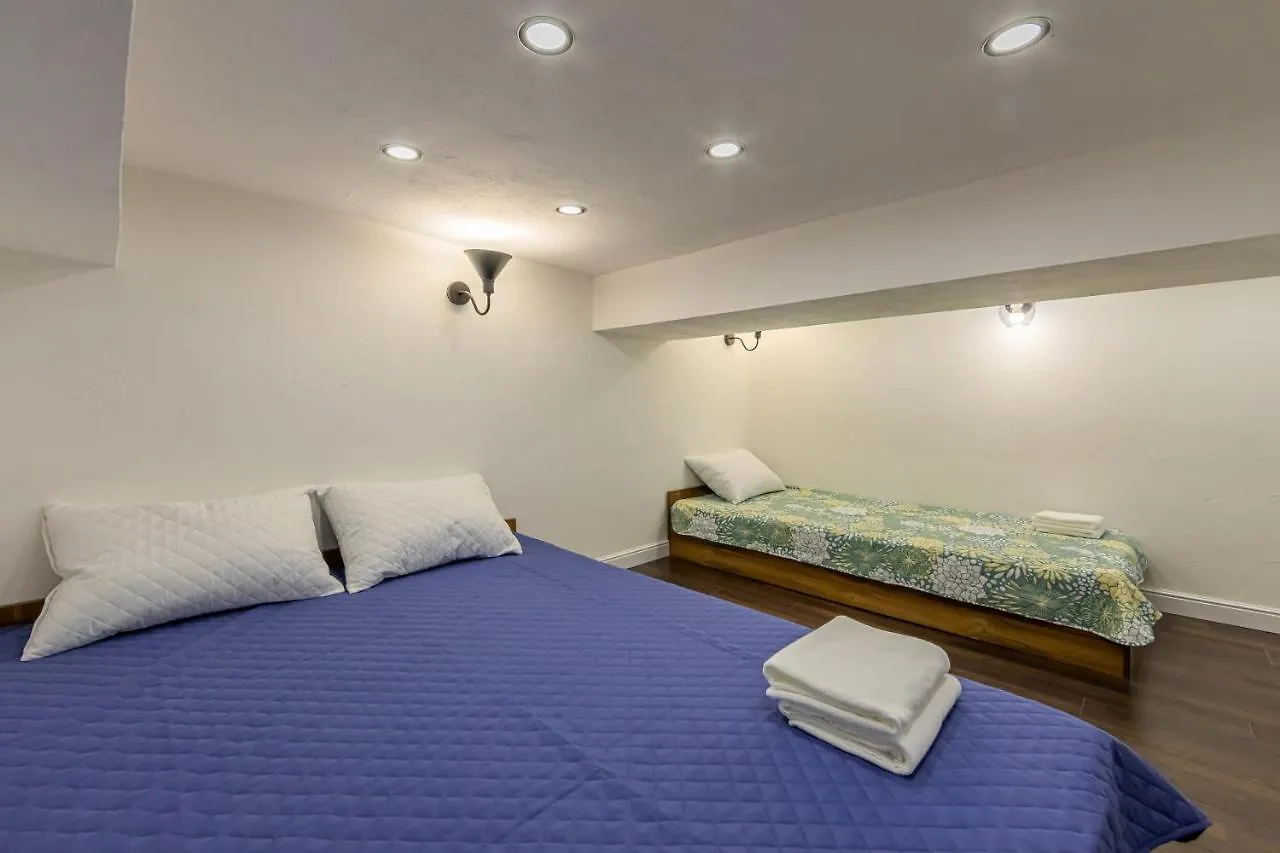 Kyiv Saksahanskoho Apart Hotel 0*,  Ukrayna